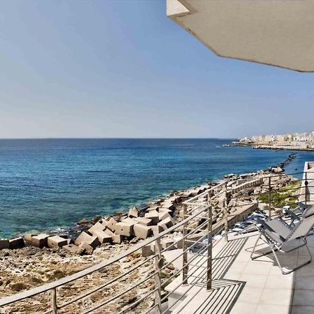 Apartment Overlooking The Sea With A View Of Old Gallipoli And The Whole Bay Exterior foto